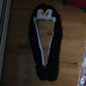 Warm penguin hat with hand mitts